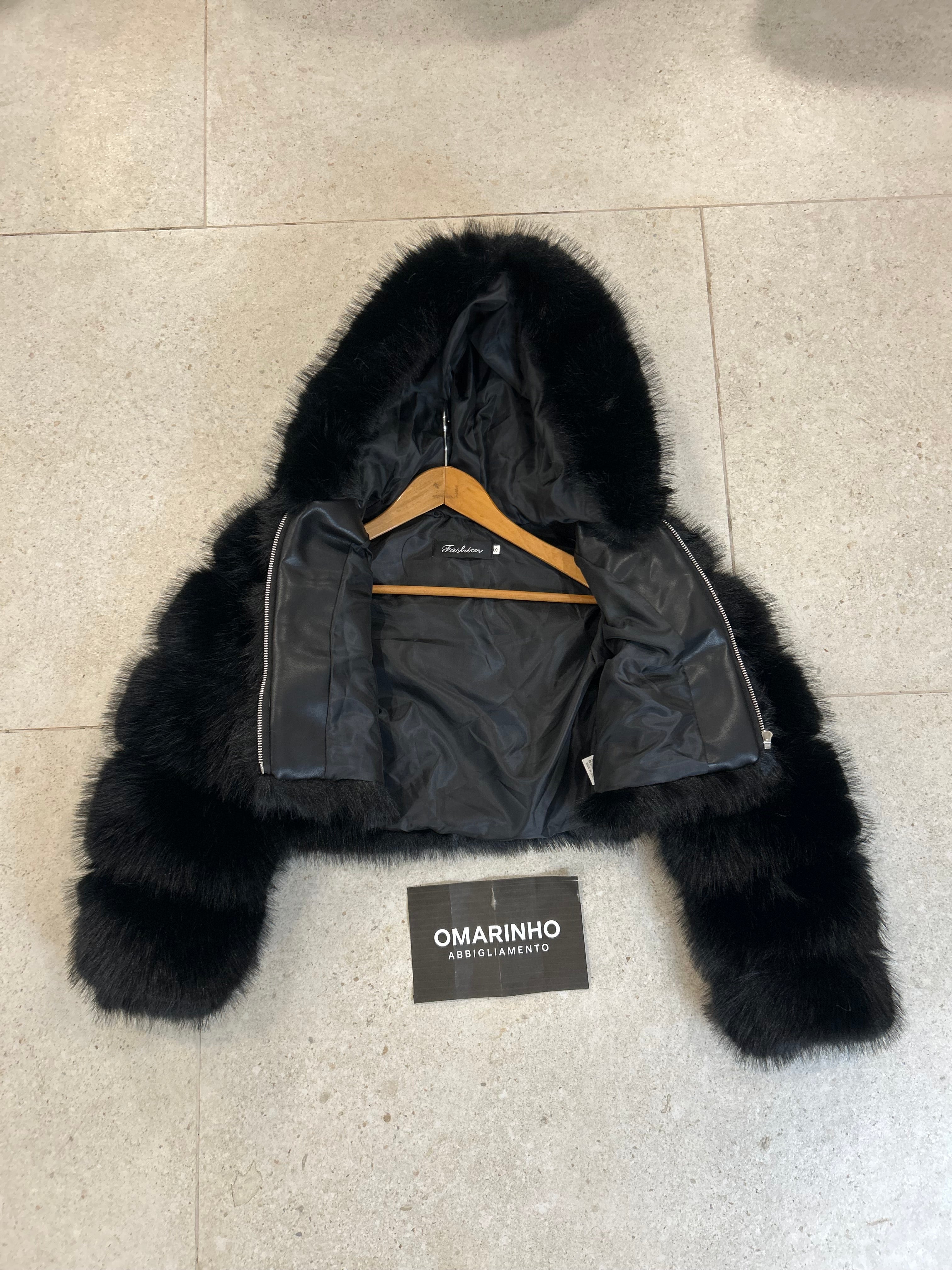 LUXURY FUR - Giacca Pelliccia Eco con Cappuccio Nero Cropped